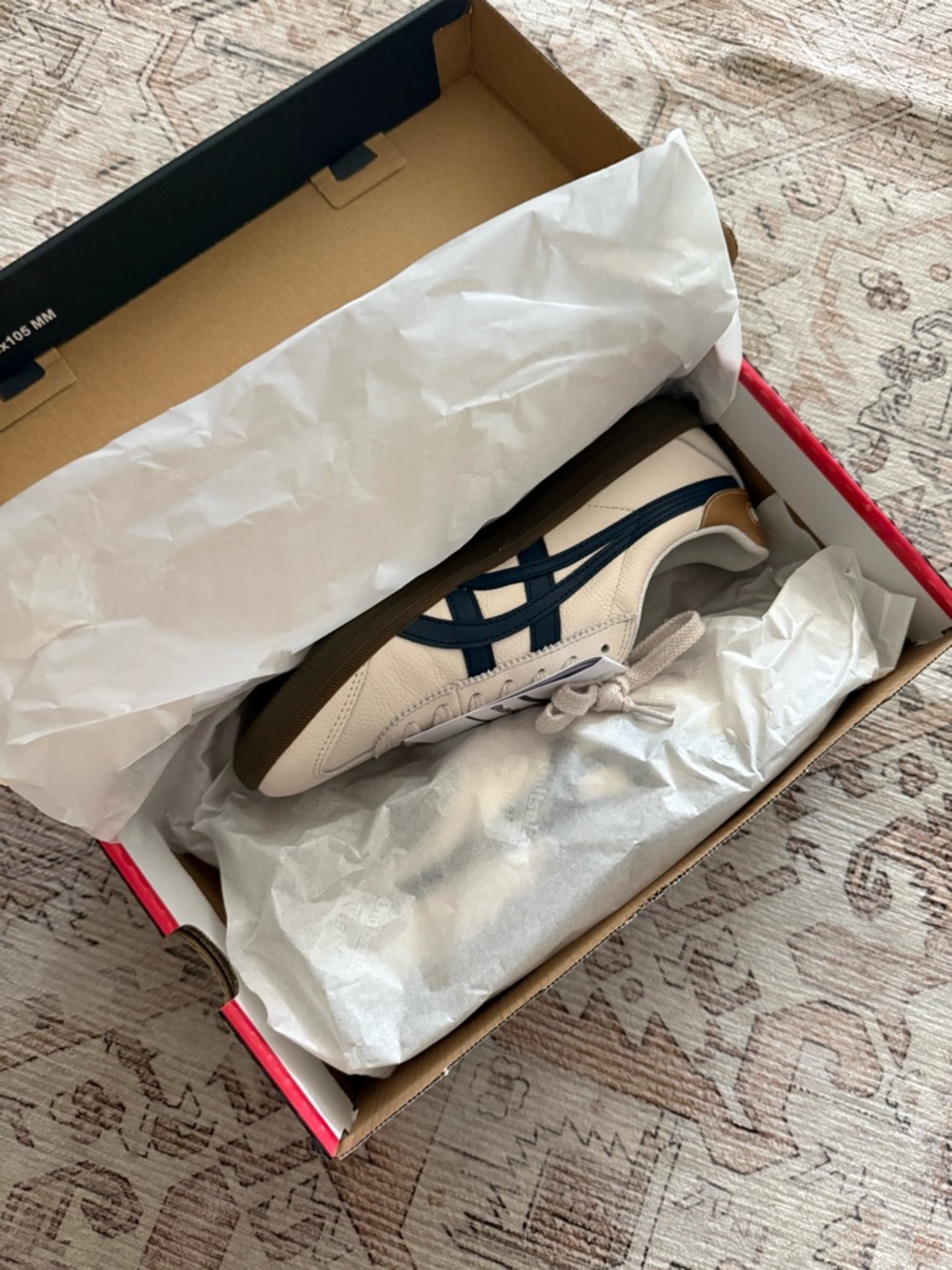 Onitsuka Tiger Tokuten Cream Sneakers with Navy and Brown Sole - Picture 2 of 4